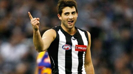 VIDEO | Un star din fotbalul australian a fost suprins cum s-a "ușurat" într-un pahar, în timpul unui meci