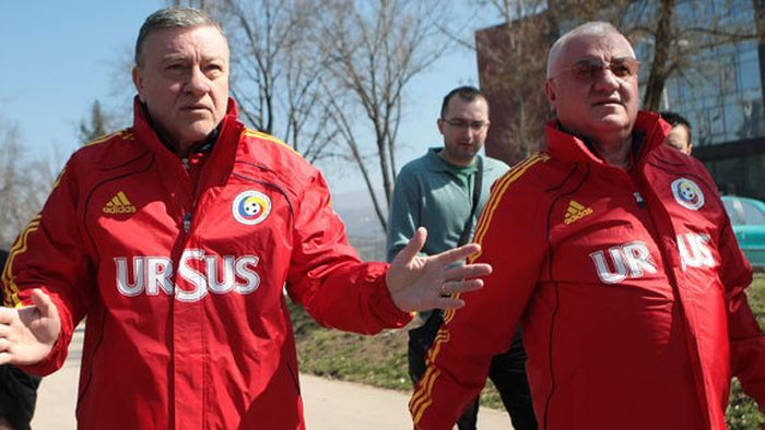 Există și păreri care îl scot pe Mircea Sandu basma curată:** "Nu e vina lui! Să-i naturalizăm pe Culio și Wesley!"
