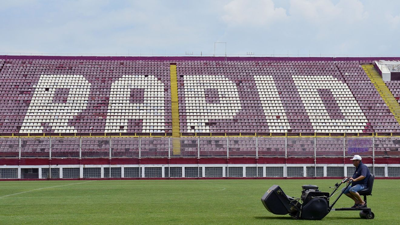 Giuleștiul se modernizează pentru Euro 2020, dar Rada are semne de întrebare: "Nu știu unde vom juca din retur. Până când nu văd că se dărâmă prima tribună, nu cred că se va face un stadion nou"