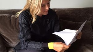 Halep dă peste Maria Șarapova după doar două meciuri în 2016? Reacția Simonei după ce a văzut live tragerea la sorți, un compliment de fațadă și un avertisment de la "Masha"