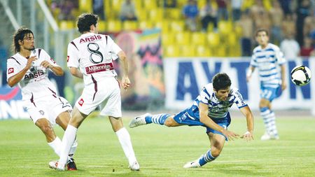 Vella și Paulista au debutat la Rapid