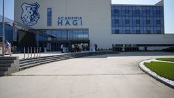 Acuzații dure la adresa Academiei Farului: ”Ați lăsat copiii pe drumuri. Acum le puneți piedici pentru 5.000 de euro!”