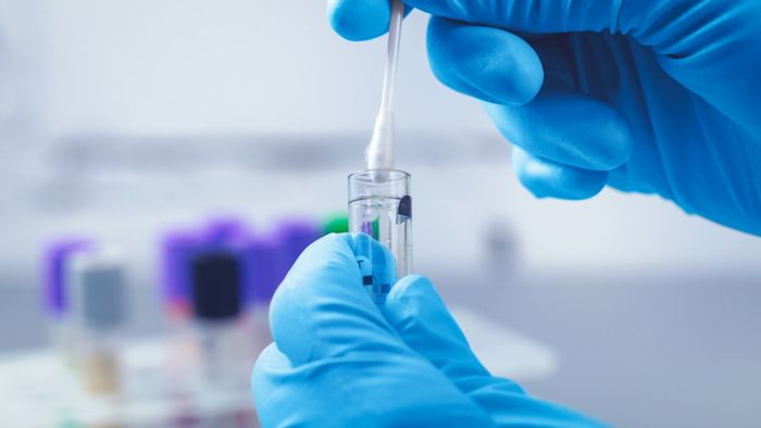 Un membru al naționalei României U21, testat pozitiv cu coronavirus! „A părăsit cantonamentul”