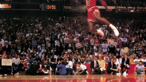Michael Jordan: „Dacă aș juca acum, aș înscrie 100 de puncte pe meci!” VIDEO Magie pe terenul de baschet
