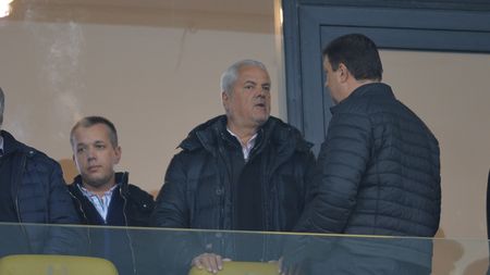 Înapoi, la fotbalul de Partid, de Stat și cu epoleți. Pe când iar bătăi între gradați, în tribune?