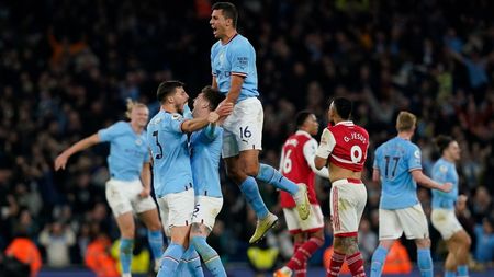 Manchester City a câștigat derby-ul etapei în Premier League, scor 4-1 cu Arsenal, iar acum se îndreaptă către cucerirea celui de-al treilea titlu consecutiv