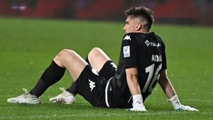 Gafă incredibilă a lui Blazek și Aioani: Sepsi deschide scorul în secunda 42 a meciului cu Rapid București!