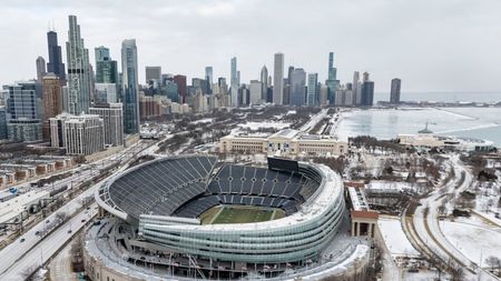 Autoritățile vor să aloce un miliard pentru noul stadion. E luptă mare pe locul de construcție!