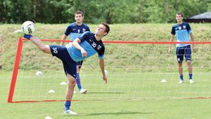 Becali a anunțat că nu mai aduce niciun jucător,** Reghecampf s-a conformat și și-a "fabricat" un număr "10"! El poate fi "sud-americanul" Stelei