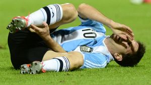 Ce se întâmplă cu Messi? Alarmă la Barcelona: medicii i-au dat OK-ul să joace, glezna lui e cât un butuc