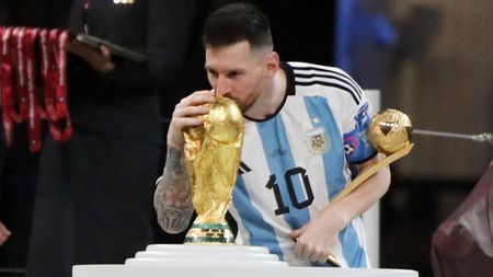 Războiul Cristiano Ronaldo - Leo Messi se mută pe teritoriul Arabiei Saudite? Cel mai mare contract din istoria fotbalului mondial este oferit de Al Hilal starului argentinian!