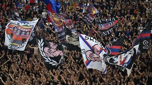 Ce primire i-au făcut fanii lui Dinamo „trădătorului” Dennis Politic în momentul intrării sale pe teren