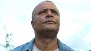 Celebrul milionar şi-a pierdut toată averea la jocuri de noroc! Ce a ajuns să facă acum pentru a câştiga o pâine