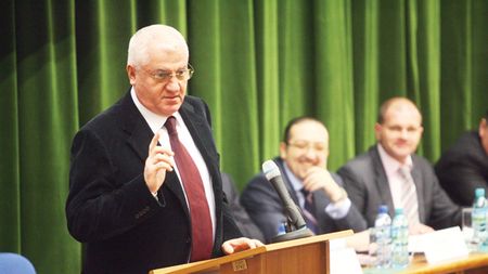 "Toți marii nenorociți au dat cu pumnul! Trebuie să fii înțelept!"