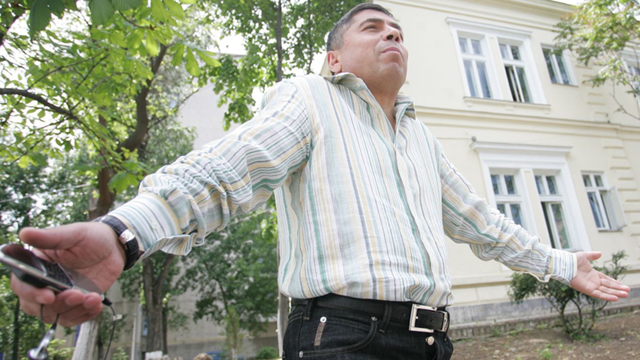 'Am luat jucători fără a-i vedea! Ne-am bătut joc de bani!'