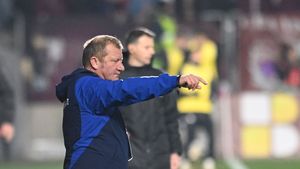 Un sociolog răbufneşte după derapajul rasist şi grosolan al lui Dorinel Munteanu împotriva rapidiştilor! Cere demisia imediată a fostului fotbalist din Generația de Aur: "Mi-e mie ruşine de ruşinea ta!"