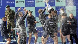 Oxford a învins Cambridge** în cursa anuală de canotaj de la Londra