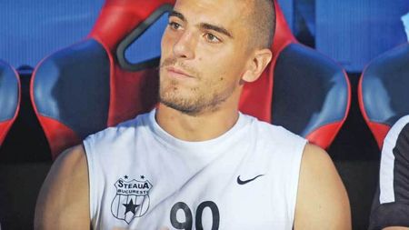 Stefan Nikolic e nemulțumit că nu joacă! Atacantul a răbufnit pe Facebook