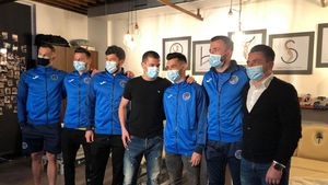 Ilie Poenaru și-a dus jucătorii de la Academica Clinceni la clinica lui Alex Bourceanu! Fostul căpitan de la FCSB face legea și acolo: „Vă rog să faceți liniște, băieți!”. Paul Pîrvulescu i-a pus o vorbă bună fostului coleg | FOTO & VIDEO