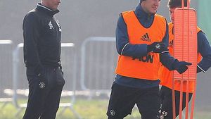 Mourinho s-a declarat "învins". Vremuri de criză, măsuri de criză: Schweinsteiger, înapoi la antrenamentele lui United