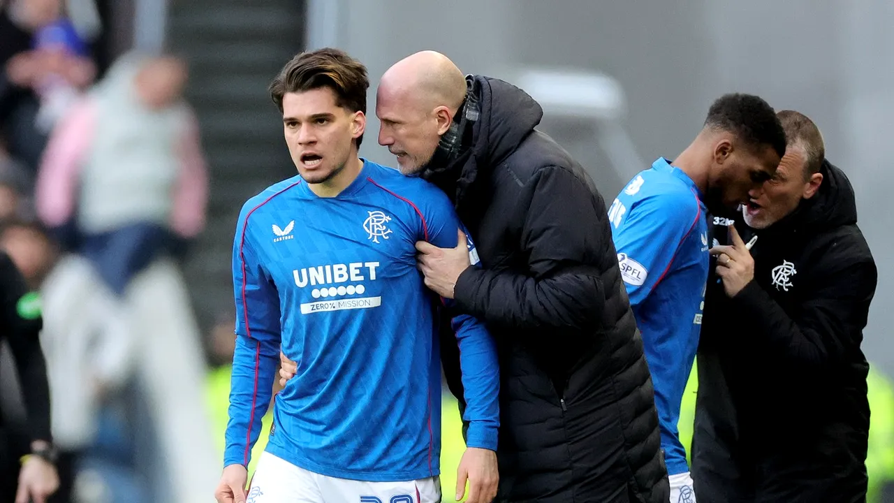 Scoțienii au reacționat după ce Ianis Hagi a fost schimbat de Clement după numai 45 de minute în Dundee - Rangers. Care ar fi fost, de fapt, motivul înlocuirii