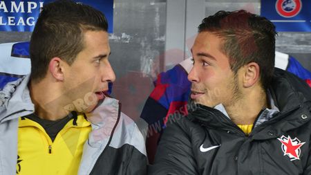 Distracție maximă pe banca Stelei! Varela s-a chinuit să rămână serios :) FOTO: Cum a reacționat "nebunul" Georgievski în fața camerei