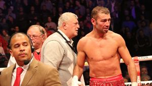 Ca de la campion la campion. Hagi, mesaj superb pentru Bute, după înfrângerea cu DeGale. Ce i-a transmis "Regele" 