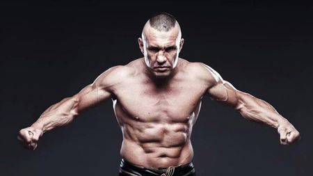 Un român luptă în aceeași gală cu legendarul Le Banner. Va înfrunta un adversar de temut