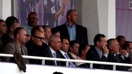 Milionarul care a ajuns falit a fost păcălit chiar de oamenii săi: „Îi luau banii și s-au găsit apoi la Casa de Valori Pitești 54.000 de euro într-un cont”