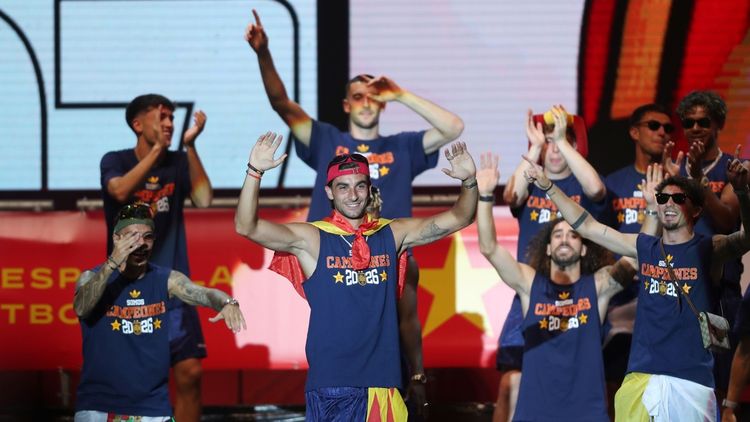 MERCATO Real Madrid e gata de marea trădarea! Vrea să-l transfere de la Barcelona pe eroul naționalei Spaniei la Cupa Mondială