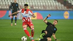 Gigi Becali a făcut două schimbări după 45 de minute. S-a săturat de doi fotbalişti şi i-a scos la pauza meciului Steaua Roşie – FCSB