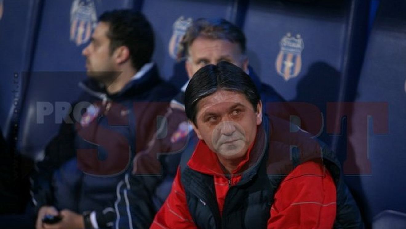 Becali:** "Lăcătuș nu va fi demis nici dacă Steaua va fi pe 17!"