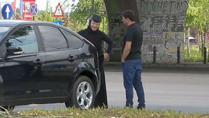 Imagini inedite! Ionuț Luțu, întâlnire cu o măicuță! A primit un pachet special pentru a-l duce lui Gigi Becali | VIDEO+FOTO EXCLUSIV