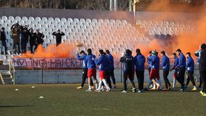 În urmă cu 5 ani lua titlul în România, acum vrea să renunțe la fotbal pentru că nu are din ce trăi. "Stau la mama"