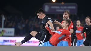 Fotbaliștii criticați de Gigi Becali, motiv de tensiune între FCSB și Viitorul: "Am avut o discuție înainte de meci. Era deranjat". Cristian Bivolaru, dezvăluiri despre episodul în urma căruia a ales să pună punct