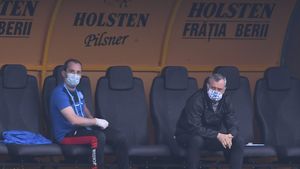 Mircea Rednic se teme de jocuri de culise, după primele cazuri de COVID-19 din Liga 1. „Sunt român și știu că se pot face și alte planuri”