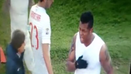 Coșmarul de la Sassuolo. VIDEO | Jucătorii lui Inter și-au aruncat tricourile în tribune, fanii le-au returnat furioși