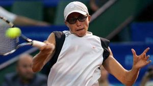 Crivoi, la un game de eșec / „Hăne", un meci în trei zile