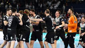 Ce gafă! Oficialii Federației Române de Handbal le-au greșit dinamoviștilor medaliile de campioni naționali