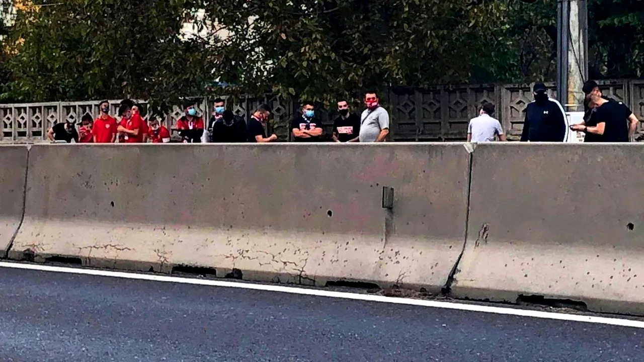 Fanii dinamoviști, vizită la Săftica înaintea derby-ului cu FCSB! Ultrașii au fost alungați de Poliție | FOTO&VIDEO