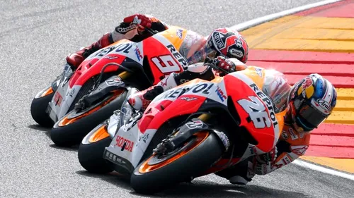 Marquez a căzut în calificările din Catalunya și Pedrosa e în pole position. Lorenzo pleacă de pe 2, Rossi de pe 5