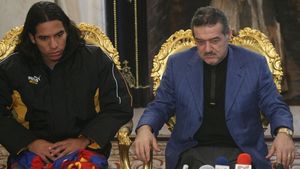 "Eu sunt un angajat!** Gigi răspunde de trecerea lui Dayro pe listă"