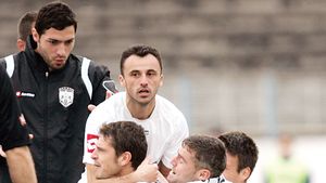 Unirea Alba Iulia nu impresionează, dar e lider