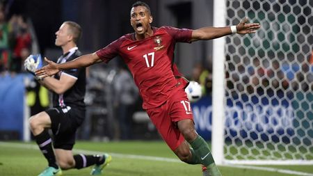 OFICIAL | Fenerbahce l-a vândut pe Nani