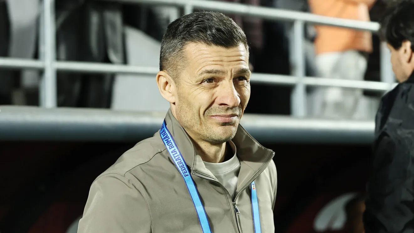 Costel Gâlcă, reacție sfidătoare după ce i s-a cerut demisia la Rapid - CFR Cluj: „Suporterii strigă multe!”