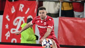 Gigi Becali a făcut prima ofertă pentru Dennis Politic de la Dinamo. Anunț oficial al FCSB: „Urmează să se înțeleagă sau nu”