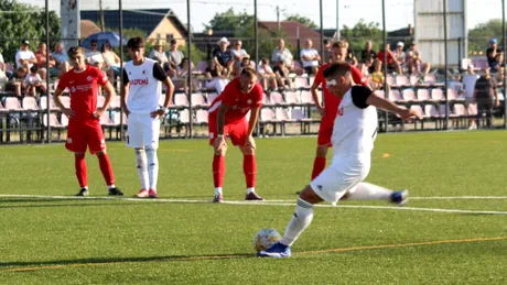 Unirea Sântana a surclasat-o pe Viitorul în derby-ul local și e singura formație din județul Arad ce accede în Turul 2 al Cupei României. Ciprian Rus, învingător în fața lui Adrian Piț și Cătălin Hlistei