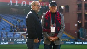 „Șucu e lângă noi”. Unul dintre cei mai buni fotbaliști de la Genoa, impresionat de patronul din România