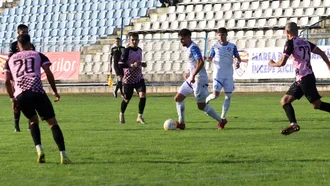 Victorie la limită a Corvinului la Slatina. Florin Maxim a apreciat prestația jucătorilor săi, care rămân neînvinși și după etapa 14 de Liga 2