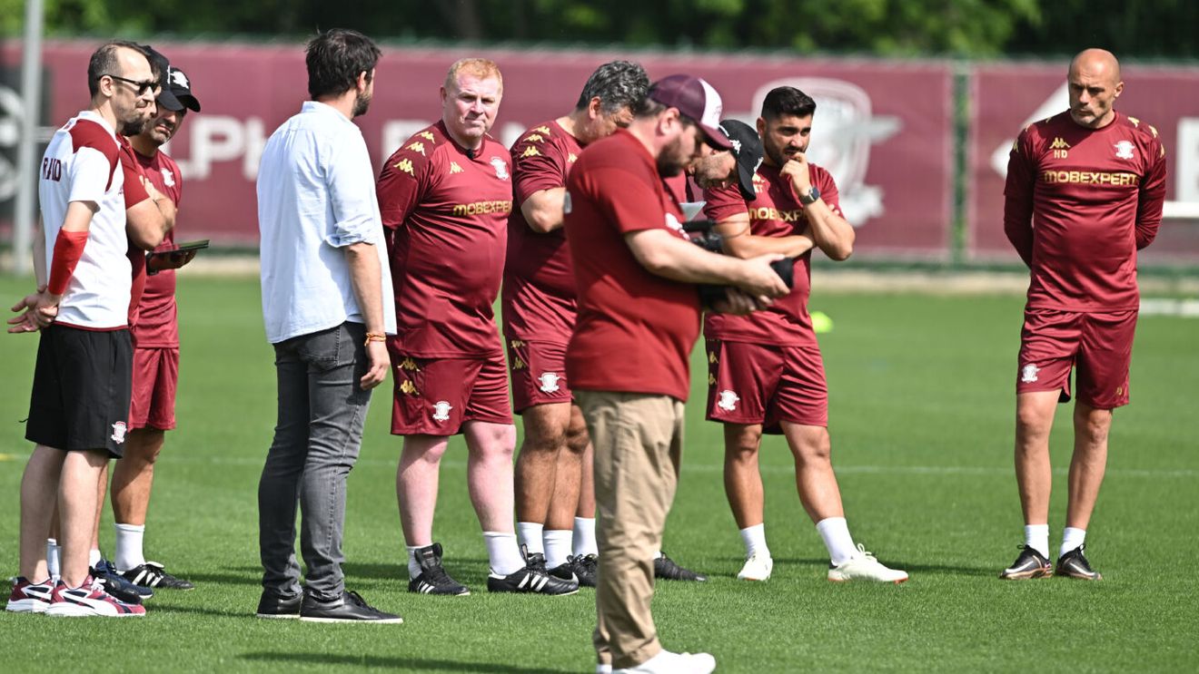 Continuă „curățenia” în lotul Rapidului, la ordinul lui Neil Lennon: mijlocașul s-a despărțit de giuleșteni!